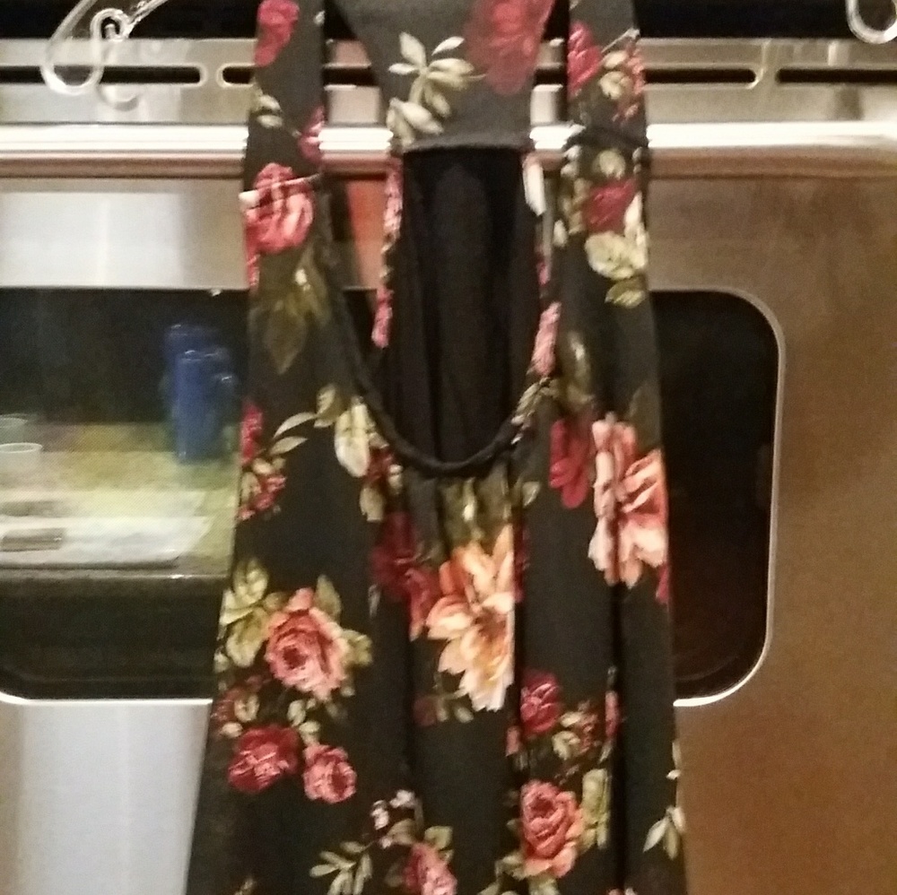 Pretty floral top.